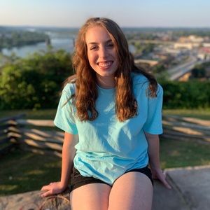 Meet your Posher, Jillian